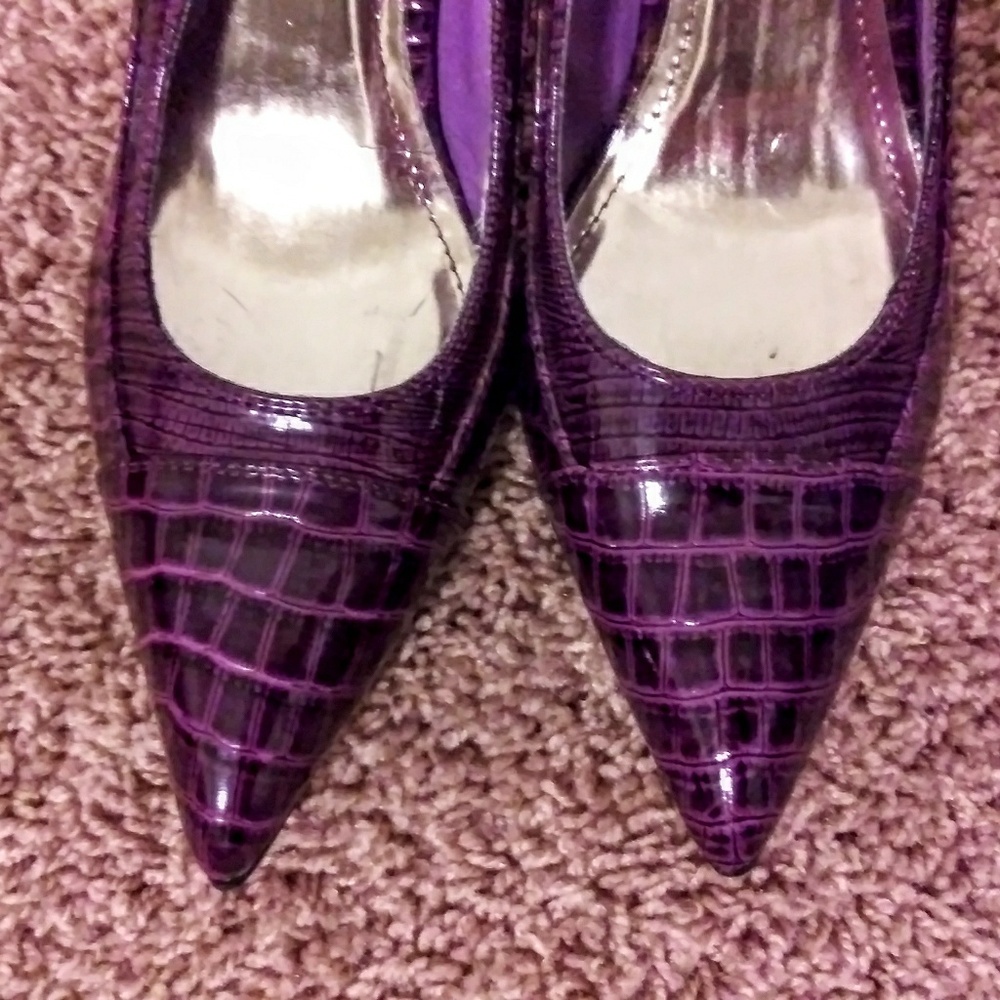 Purple Croco Pumps
